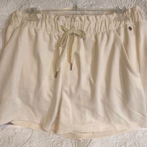 Calia by Carrie Underwood shorts